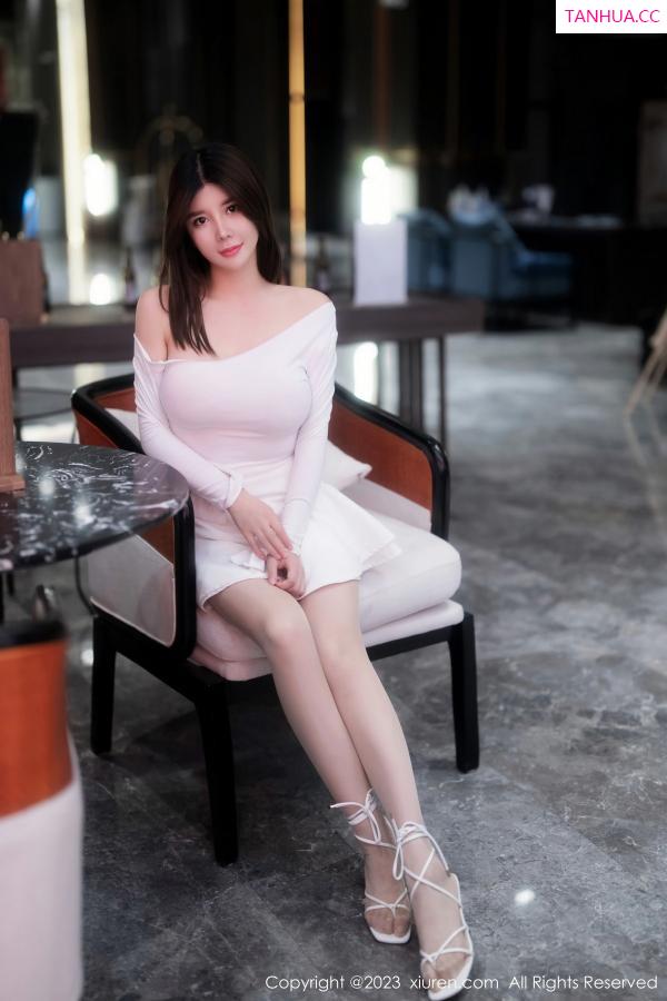 周九九 周jojobaby [XiuRen]高清写真图 2023.02.06 No.6218 周jojobaby 丝袜美腿第8张图片